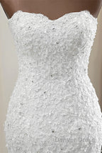 Chic Long Mermaid Strapless Lace Appliques Wedding Dresses