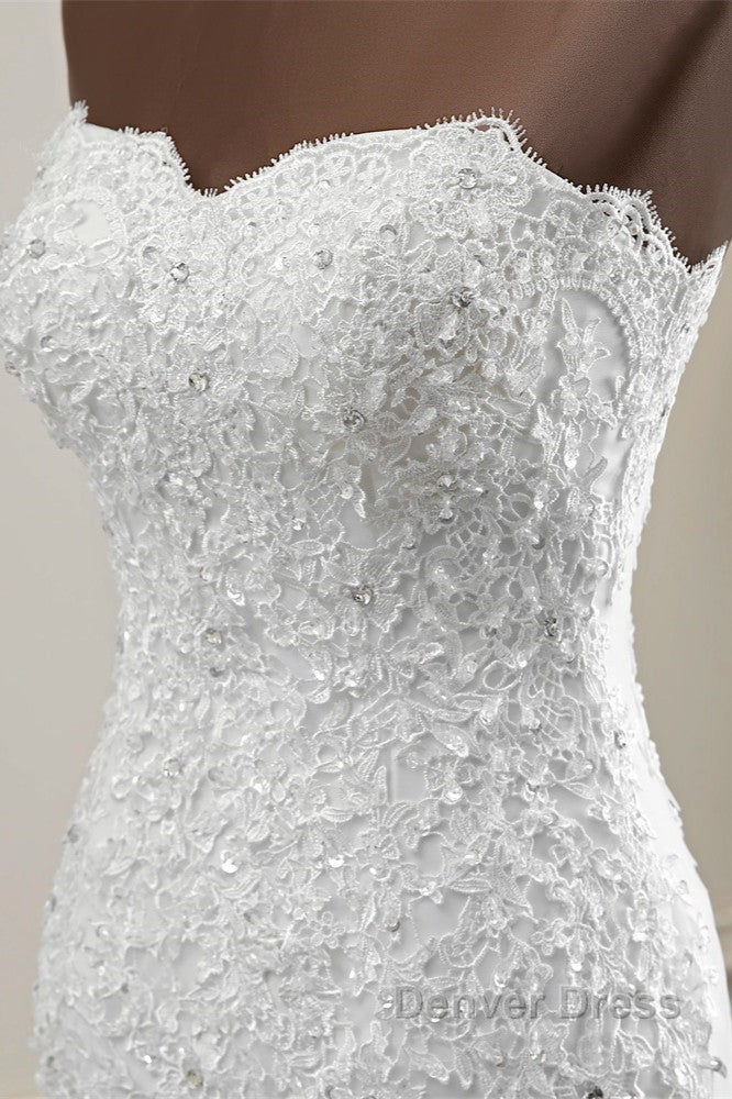 Chic Long Mermaid Strapless Lace Appliques Wedding Dresses