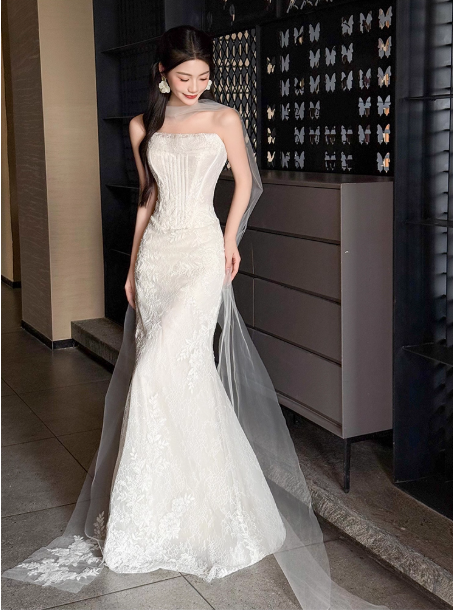 Chic Mermaid Long Wedding Dress Lace Strapless White Bridal Gown Appliques Sleeveless Bridal Dresses Secondary image
