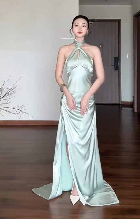 Chic Sheath Green Wedding Guest Dress Satin Halter Long Prom Dresses Main image