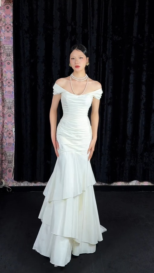 Chic Mermaid White Bridal Shower Dress Chiffon Off-Shoulder Long Prom Dresses Main image