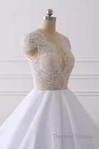 Classic Cap sleeves V neck White Ball Gown Lace Wedding Dresses