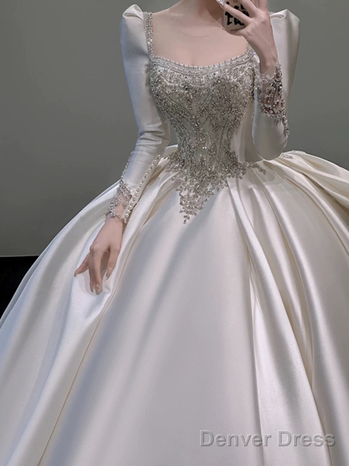 Classy Ball Gowns Square Neckline Long Sleeves Sequin White Wedding Dress Brides Dresses
