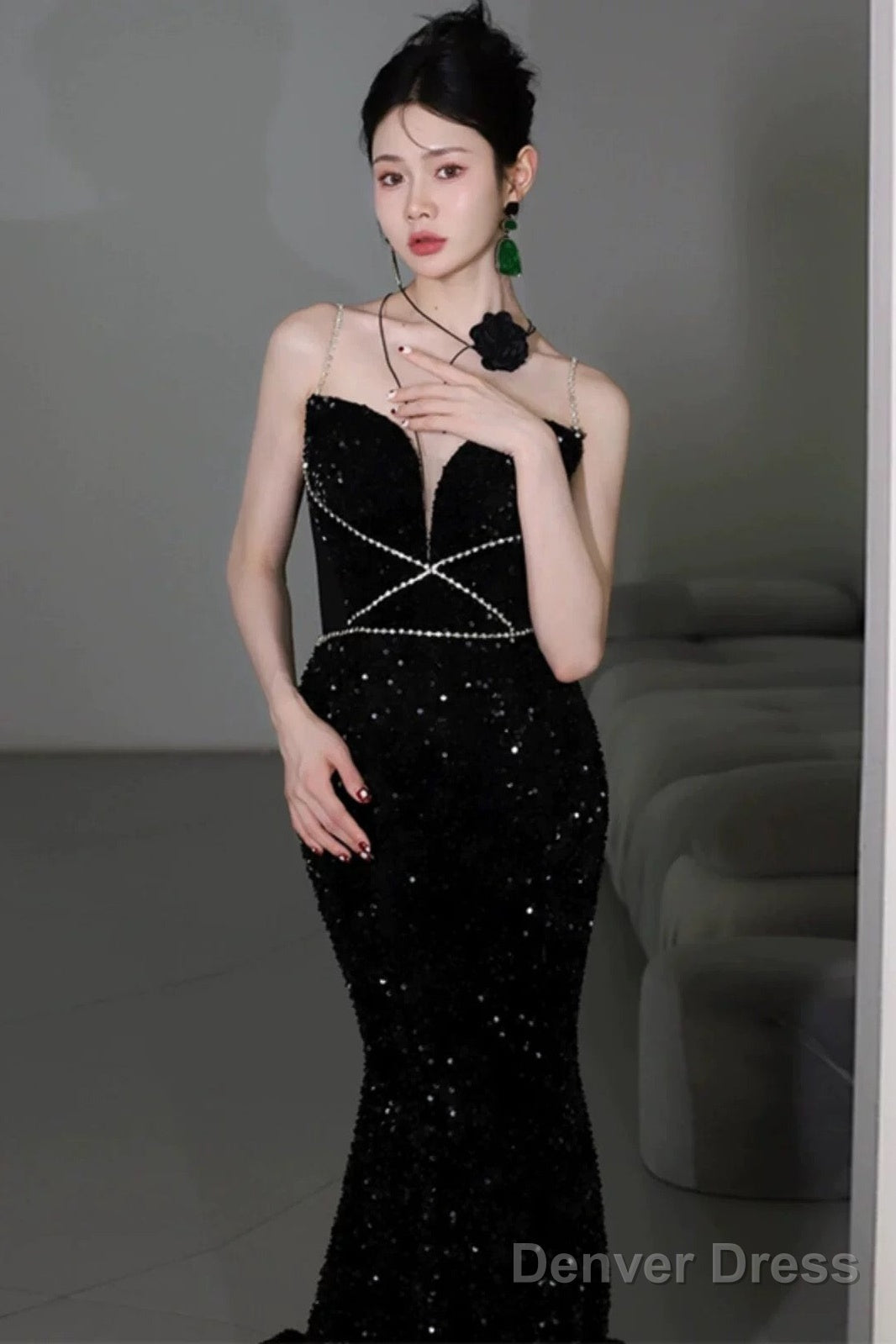 Classy Mermaid Spaghetti Straps Black Sequin Long Evening Gowns Prom Dress
