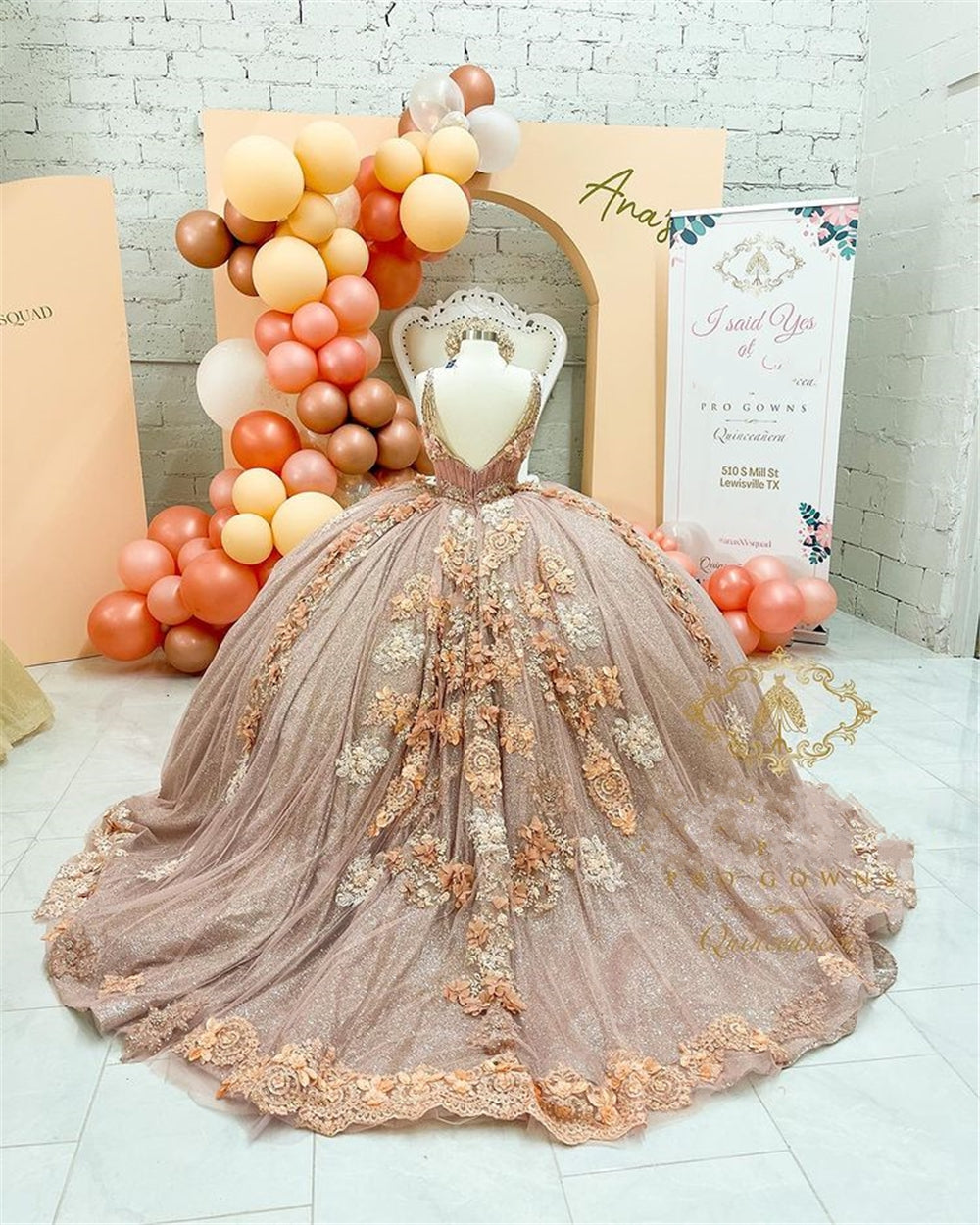 Coffee Beaded Quinceanera Dresses Sexy Spaghetti Neck Appliqued 3D Floral Sweet 16 Princess Ball Gowns Pageant Gown Vestido