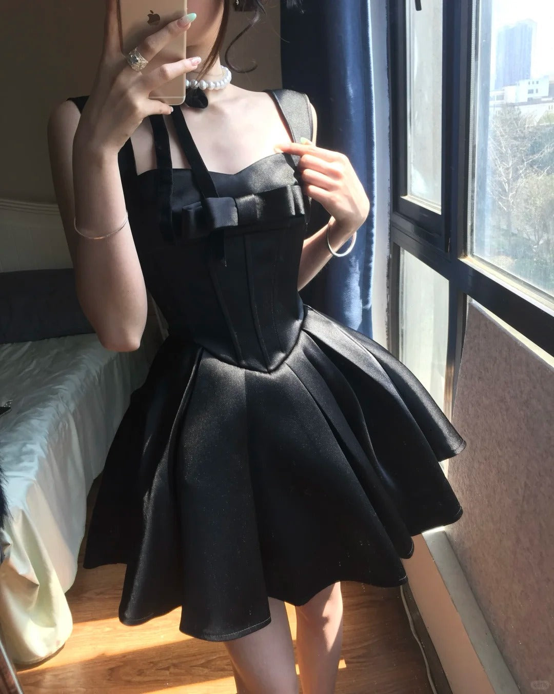 Cute Black Satin Bow A-Line Mini 17Th Birthday Homecoming Dresses Main image