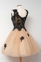 Cute Square Knee Length Homecoming Dresses With Black Lace Appliques