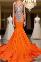 Sleeveless V Neck Halter Mermaid Prom Dresses With Beadings