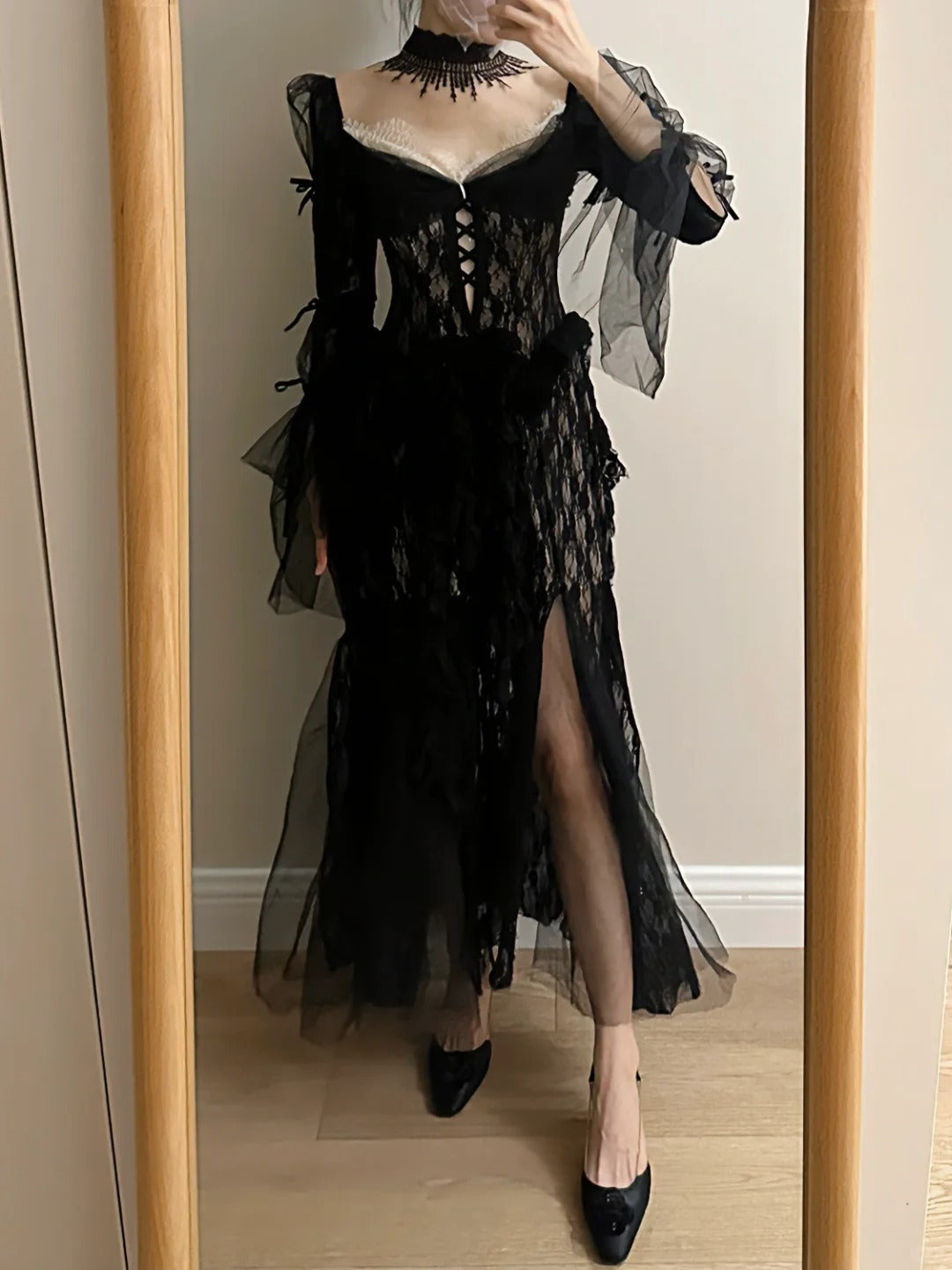 Dark Vintage Black Long Sleeve High-Slit Lace Tulle Prom Dresses Evening Dresses