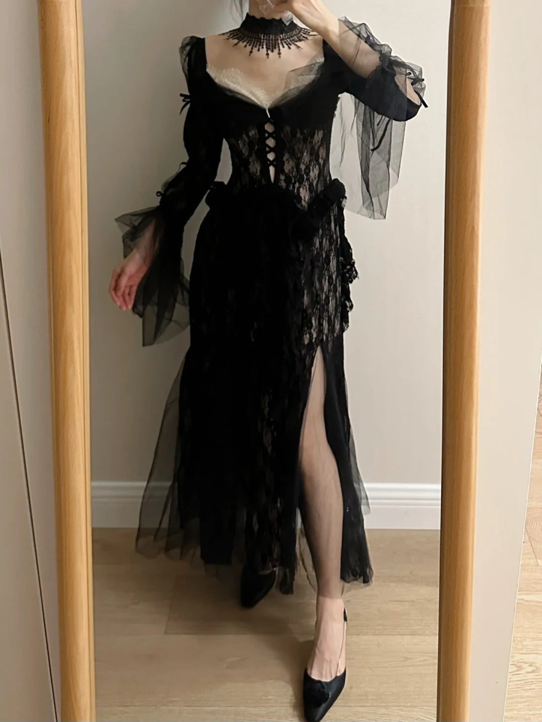 Dark Vintage Black Long Sleeve High-Slit Lace Tulle Prom Dresses Evening Dresses