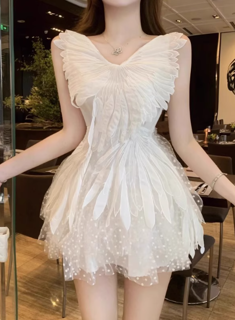Design White Feather Splicing Polka Dot Princess Puffy Birthday Dresses Homecoming Dresses Secondary image