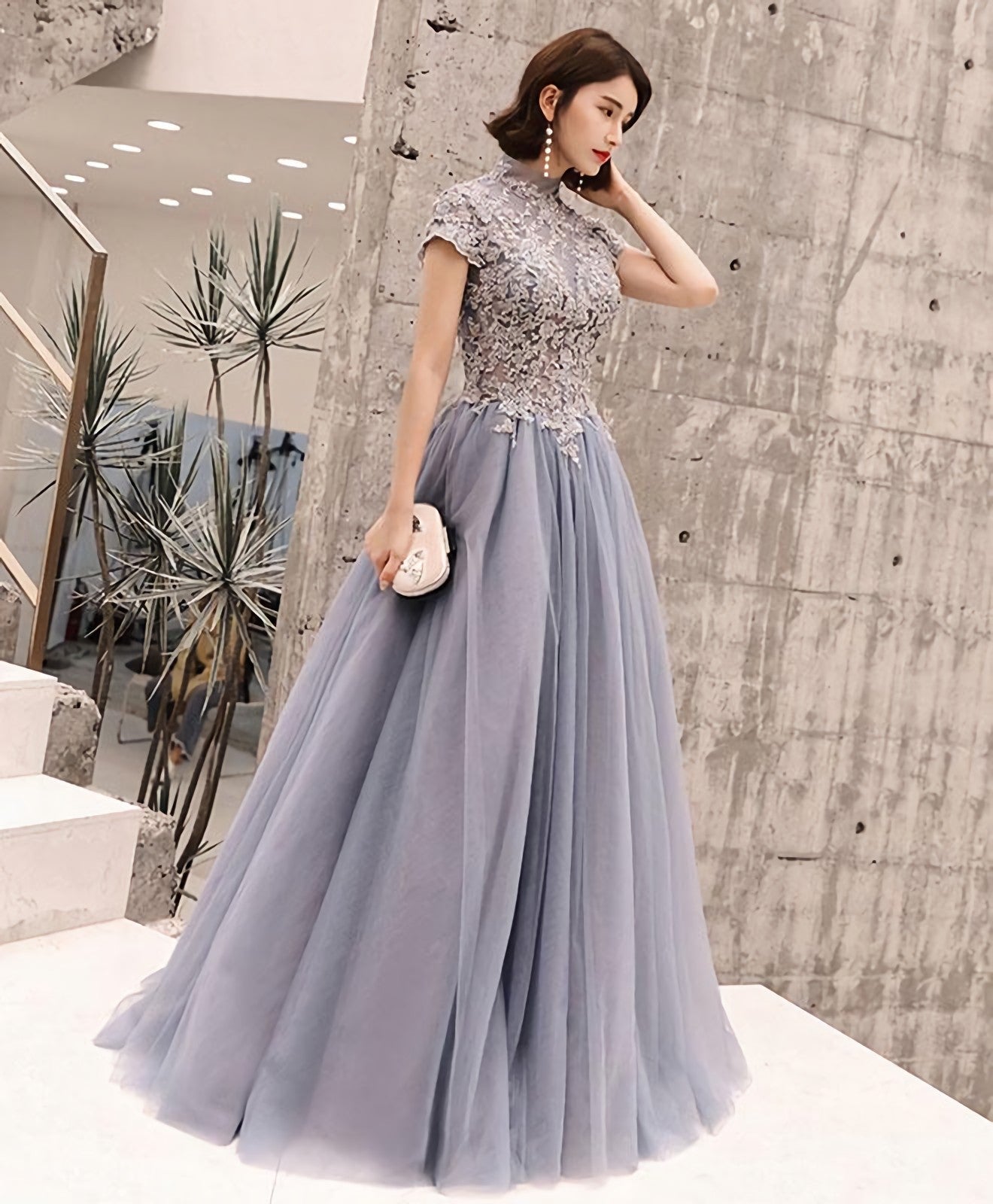 Gray Round Neck Tulle Lace Long Prom Dress