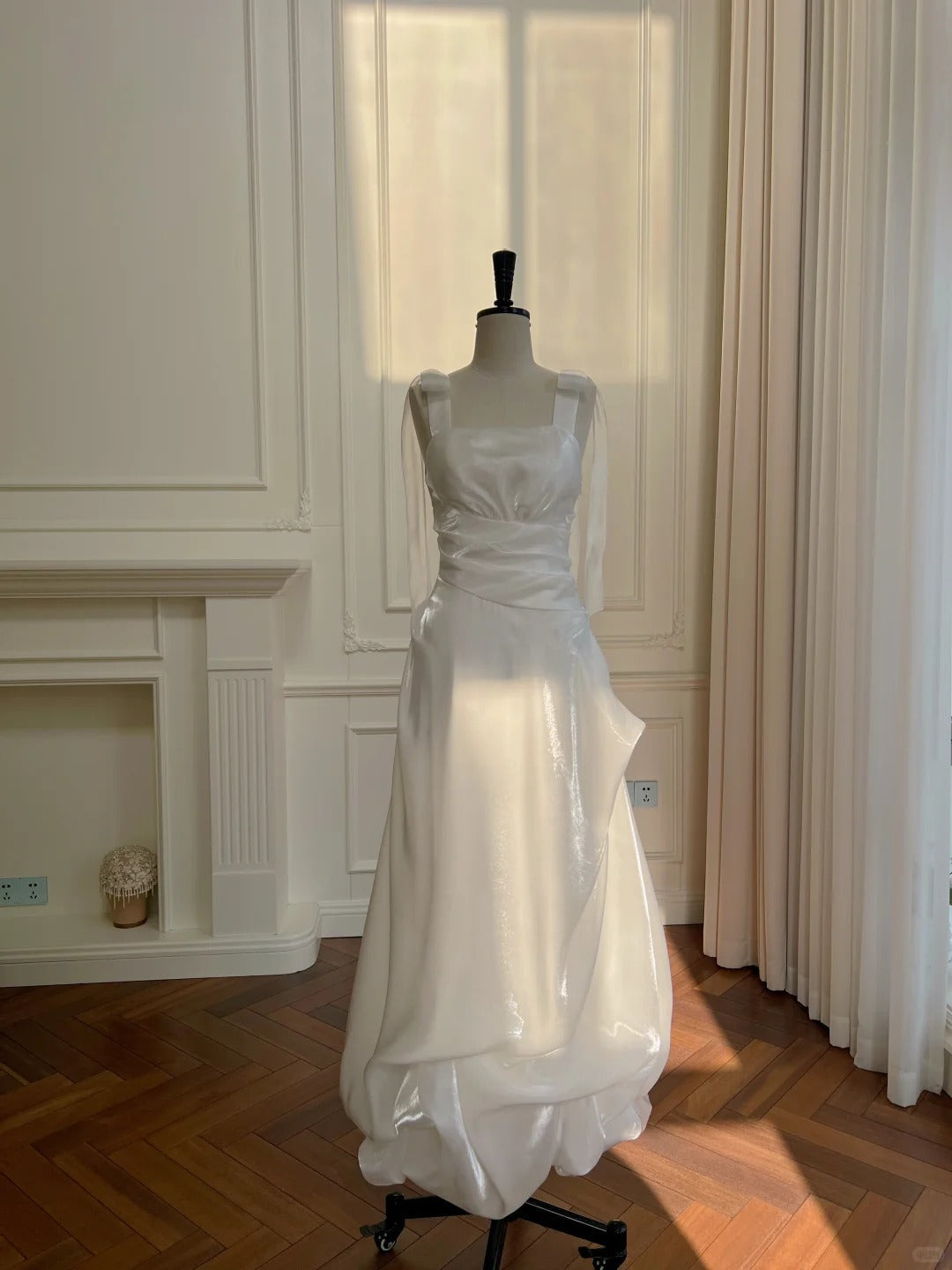 Elegant And Simple White Bud Square Neck Suspender Satin Prom Dresses Evening Dresses Bridesmaid Dresses