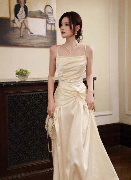 Elegant Beige Spaghetti Strap Square Neck Knot-Embellished Satin Long Prom Dresses Evening Dresses Bridesmaid Dresses