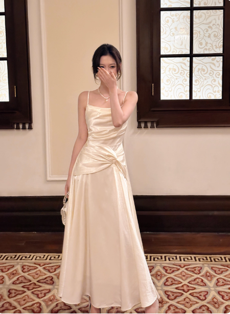 Elegant Beige Spaghetti Strap Square Neck Knot-Embellished Satin Long Prom Dresses Evening Dresses Bridesmaid Dresses
