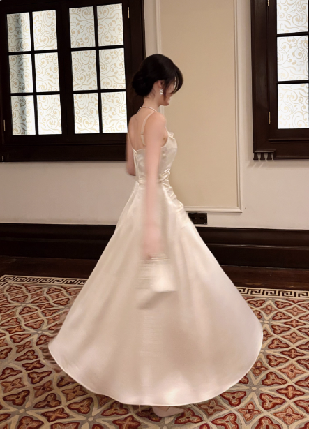 Elegant Beige Spaghetti Strap Square Neck Knot-Embellished Satin Long Prom Dresses Evening Dresses Bridesmaid Dresses