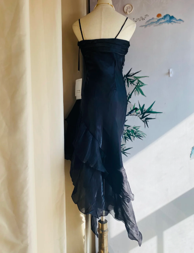 Elegant Black Irregular Pleated Halter Satin Prom Dresses Evening Dresses
