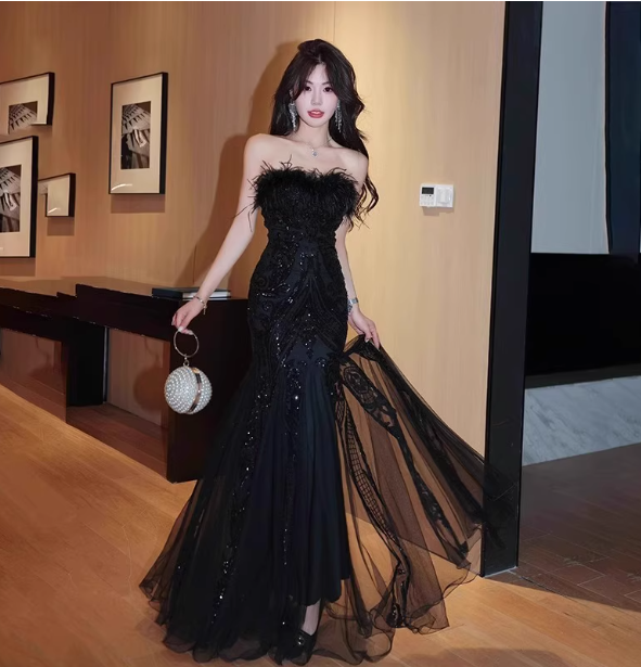 Elegant Black Mermaid Strapless Feather Sequined Tulle Prom Dresses Evening Dresses Main image