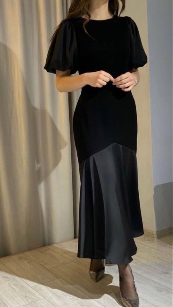 Elegant Black Modest Prom Dresses Main image