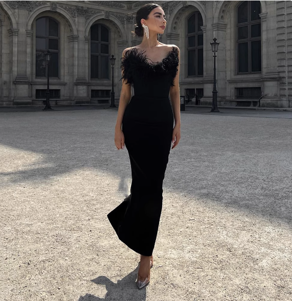 Elegant Black Strapless Feather Satin Bodycon Long Prom Dresses Evening Dresses Main image