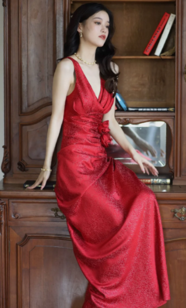 Elegant Burgundy Mermaid Jacquard Satin V-Neck Prom Dress Simple Prom Dresses