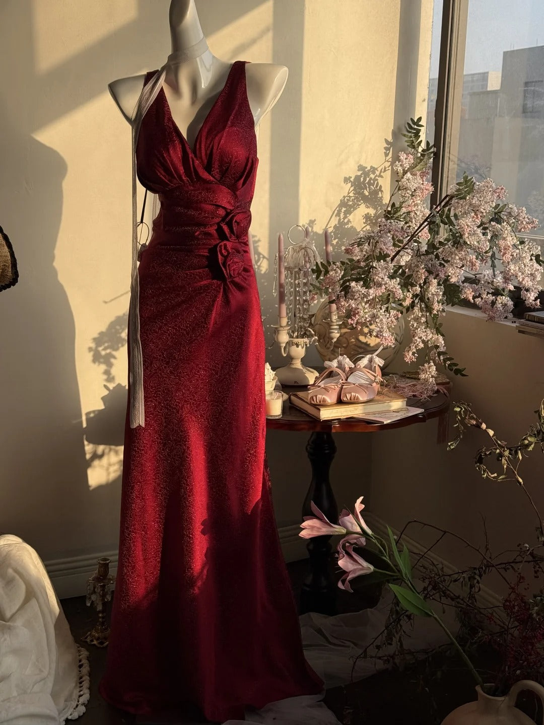 Elegant Burgundy Mermaid Jacquard Satin V-Neck Prom Dress Simple Prom Dresses
