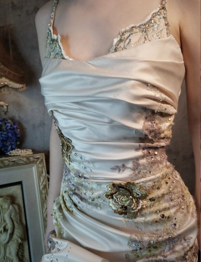 Elegant Champagne Fitted Spaghetti Strap Beaded Embroidered Satin Prom Dresses Evening Dresses