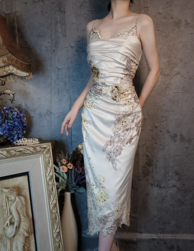Elegant Champagne Fitted Spaghetti Strap Beaded Embroidered Satin Prom Dresses Evening Dresses