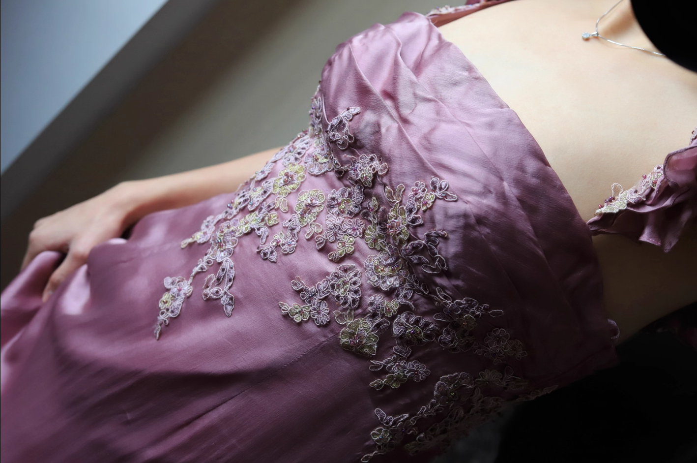 Elegant Dusty Rose Square Neck Spaghetti Strap Embroidered Ruffle Satin Long Prom Dresses Evening Dresses