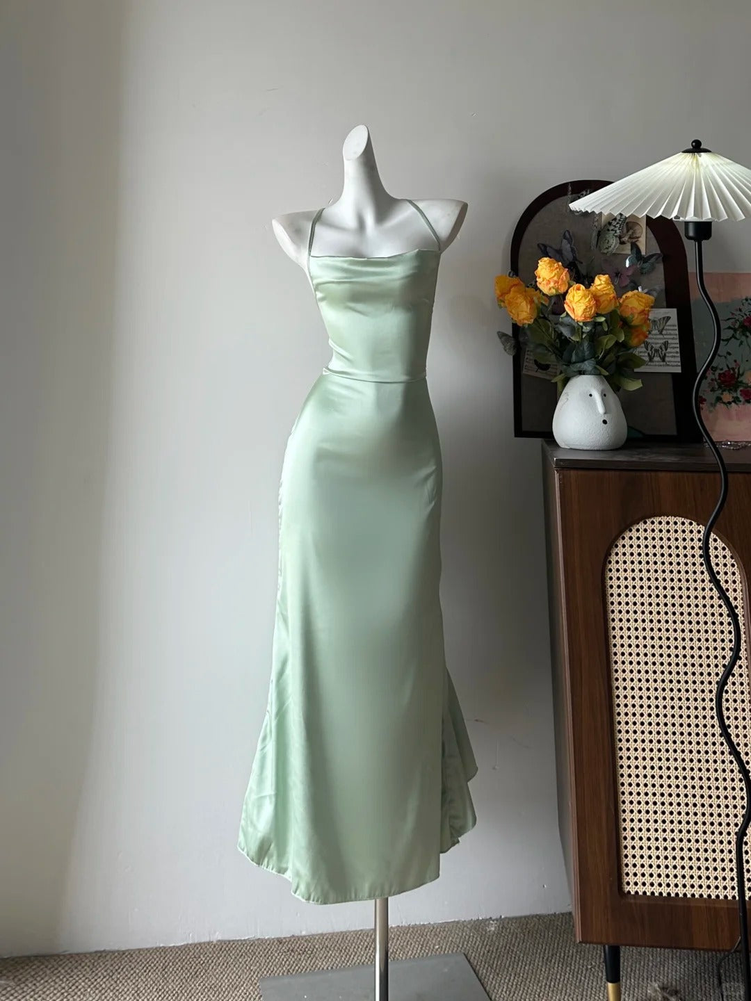 Elegant Green Slim Fit Halter Backless Ruffle Satin Prom Dresses Evening Dresses