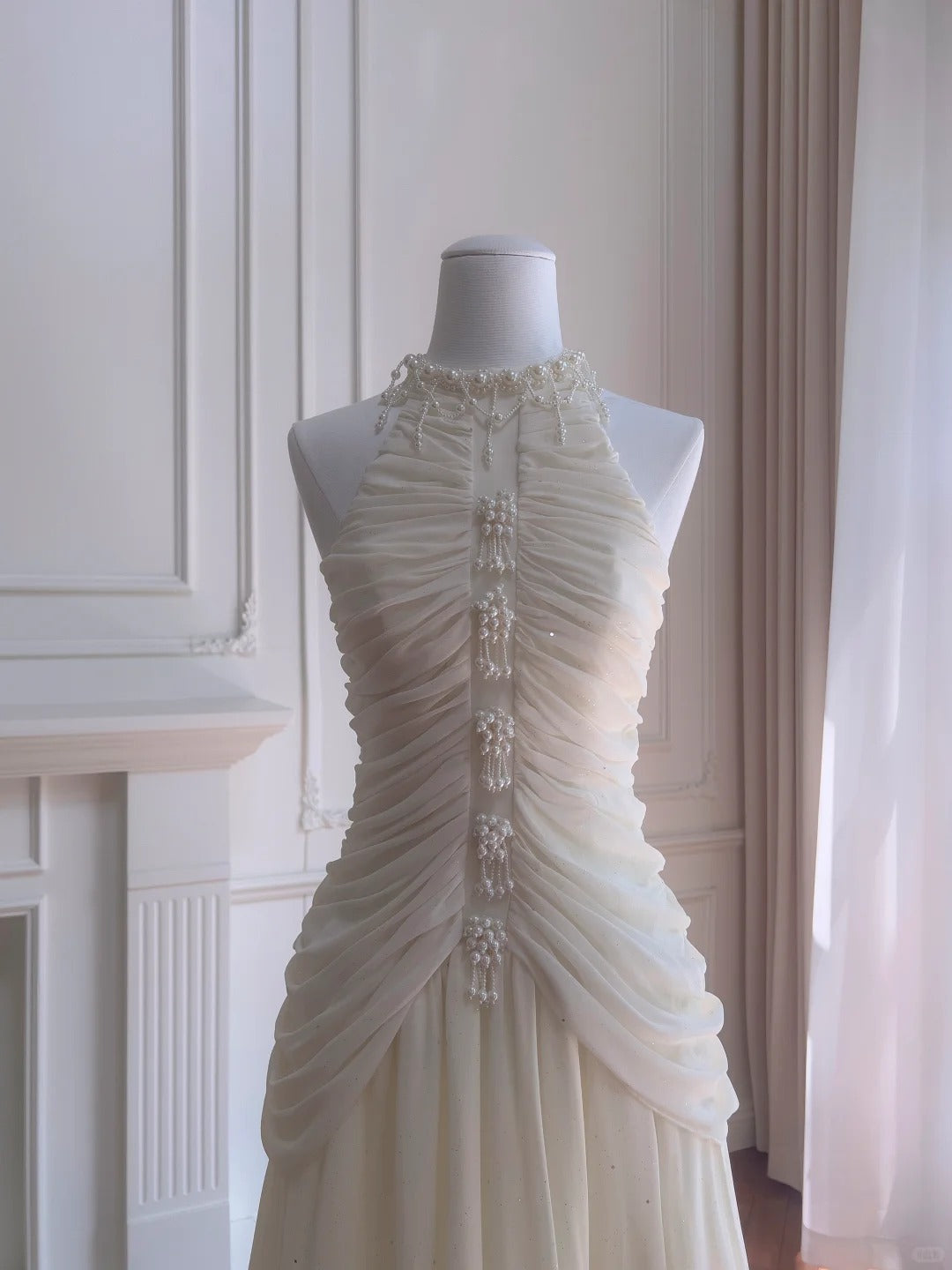 Elegant Ivory A-Line Halter Nack Pearl Pleated Chiffon Prom Dresses Evening Dresses