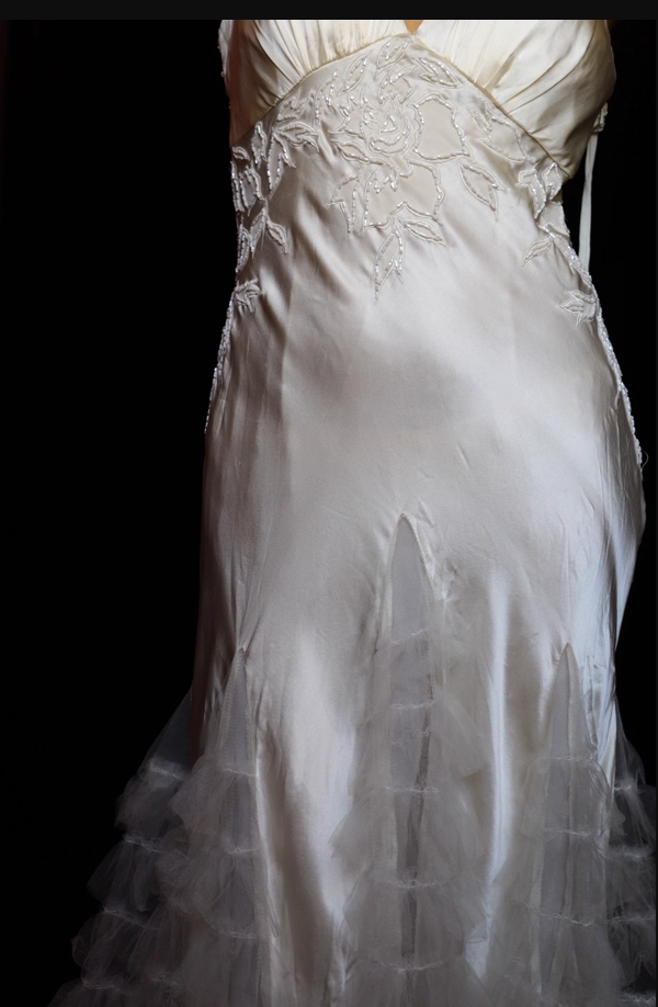 Elegant Ivory V-Neck Beaded Tulle Satin High-Low Prom Dresses Evening Dresses