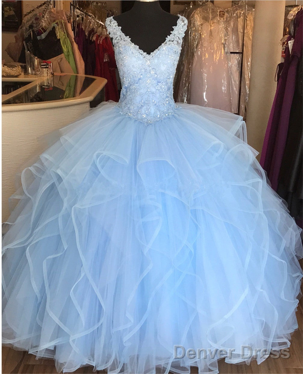 Elegant Lace Appliques V-Neck Ruffles Ball Gowns Quinceanera Dresses Secondary image