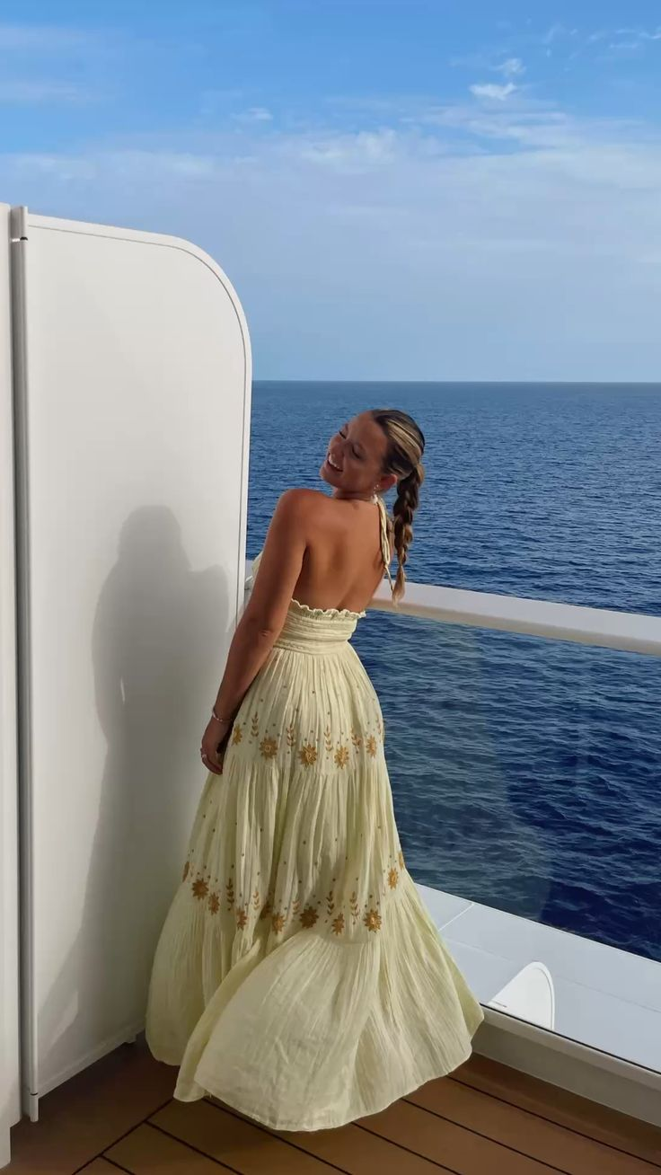 2026 New A Line Spaghetti Strap Embroidered Light Yellow Satin Prom Dresses Outfits Secondary image