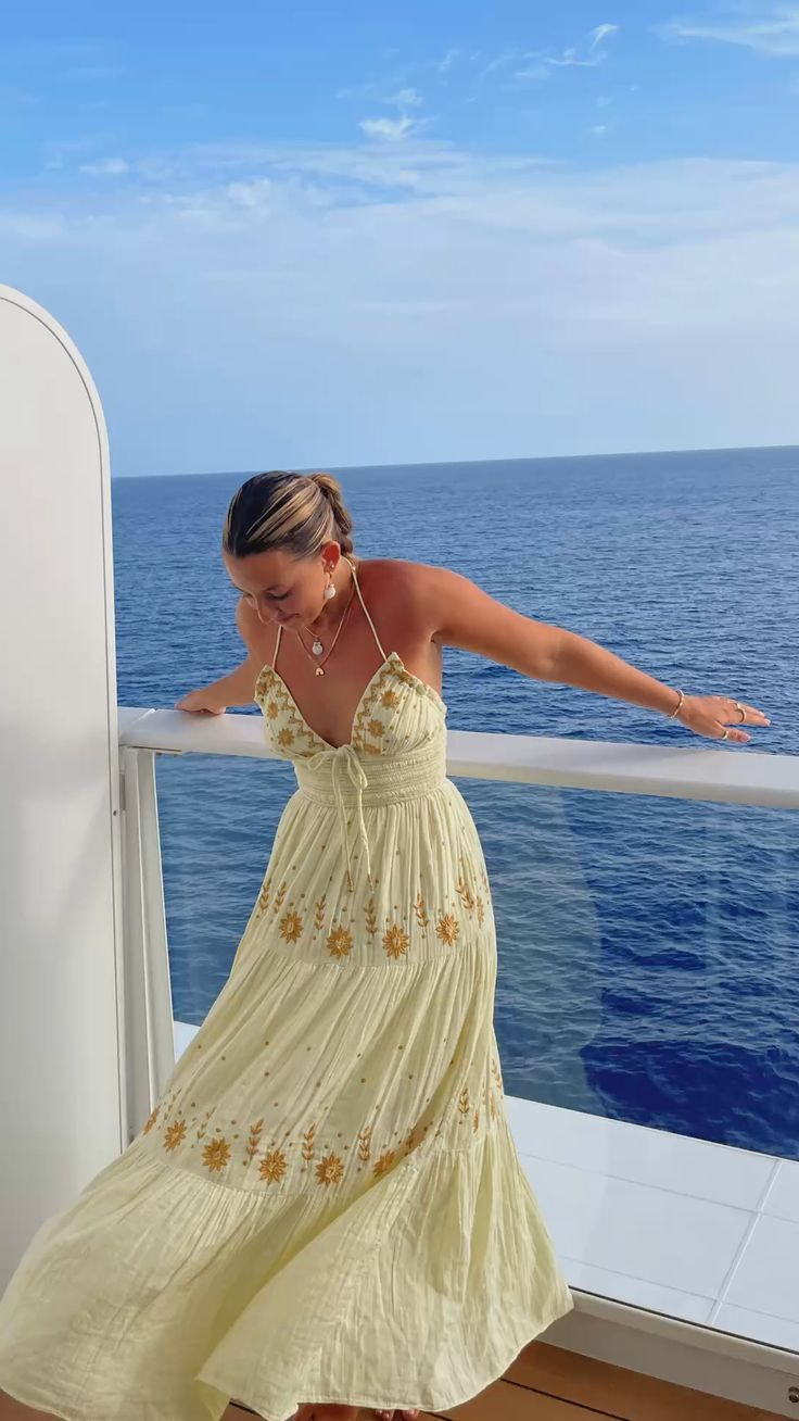 2026 New A Line Spaghetti Strap Embroidered Light Yellow Satin Prom Dresses Outfits Main image