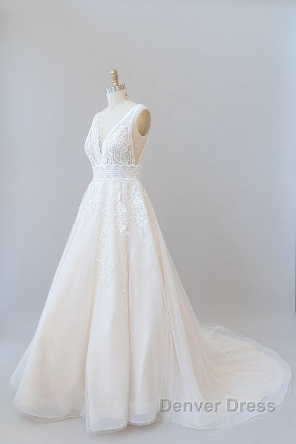 Elegant Long A-line V-neck Appliques Lace Tulle Backless Wedding Dresses
