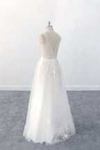 Elegant Long  A-line V-neck Appliques Tulle Backless Wedding Dresses