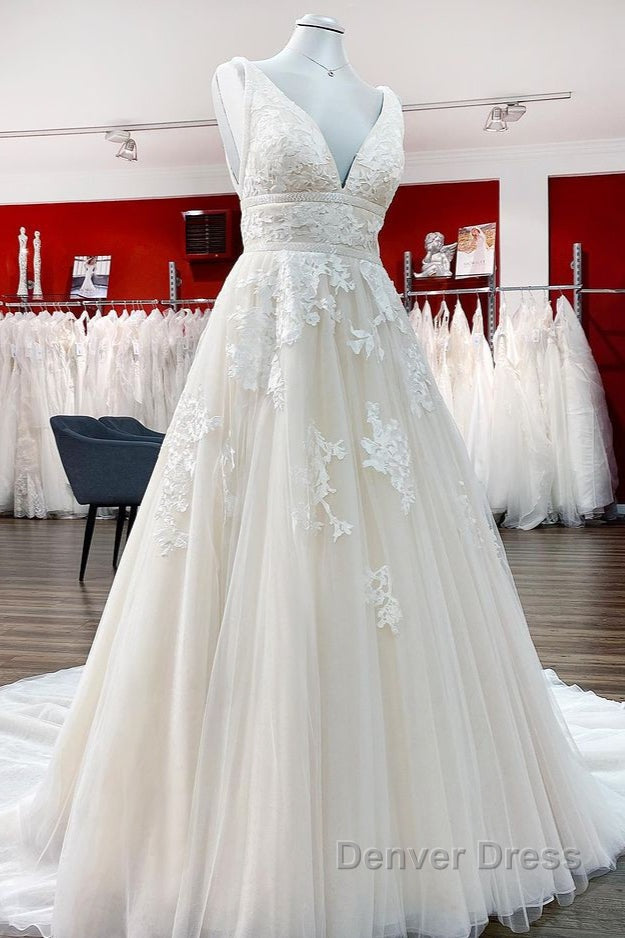 Elegant Long Princess V-neck Tulle Backless Wedding Dresses with Lace