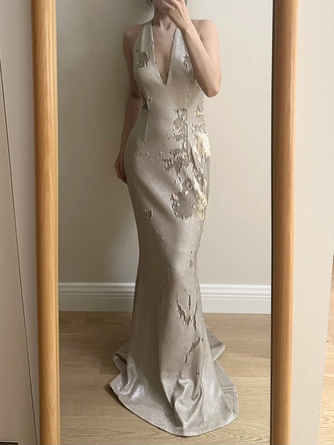 Elegant Mermaid Halter Neck Deep V-Neck Sequined Long Prom Dresses Evening Dresses Secondary image