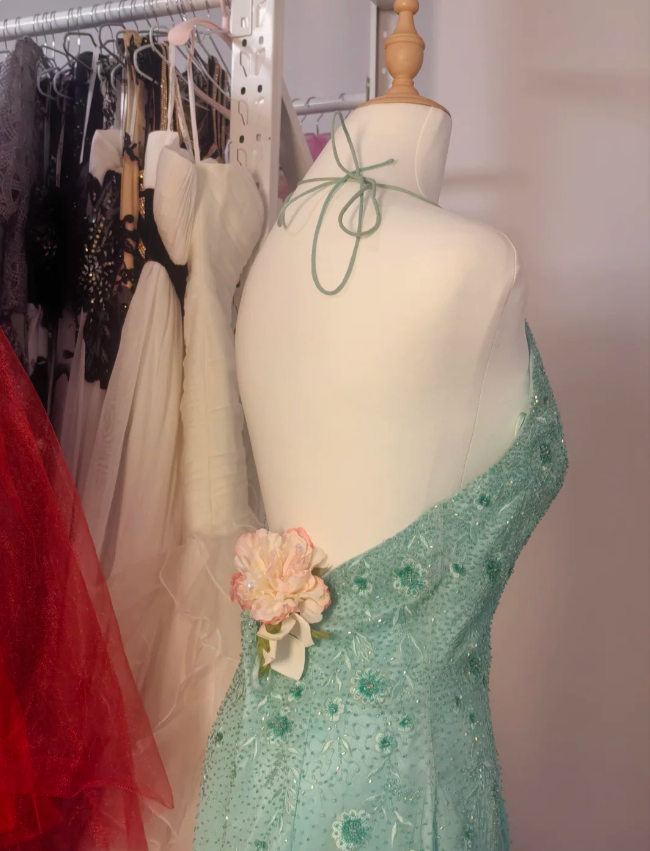 Elegant Mint Green Fitted Beaded Halter Neck Backless Long Prom Dresses Evening Dresses