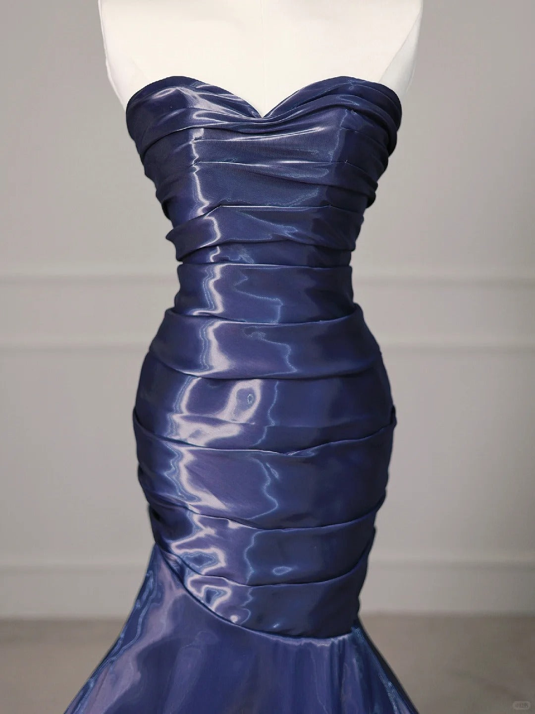 Elegant Navy Blue Mermaid Strapless Pleated Satin Long Prom Dresses Evening Dresses