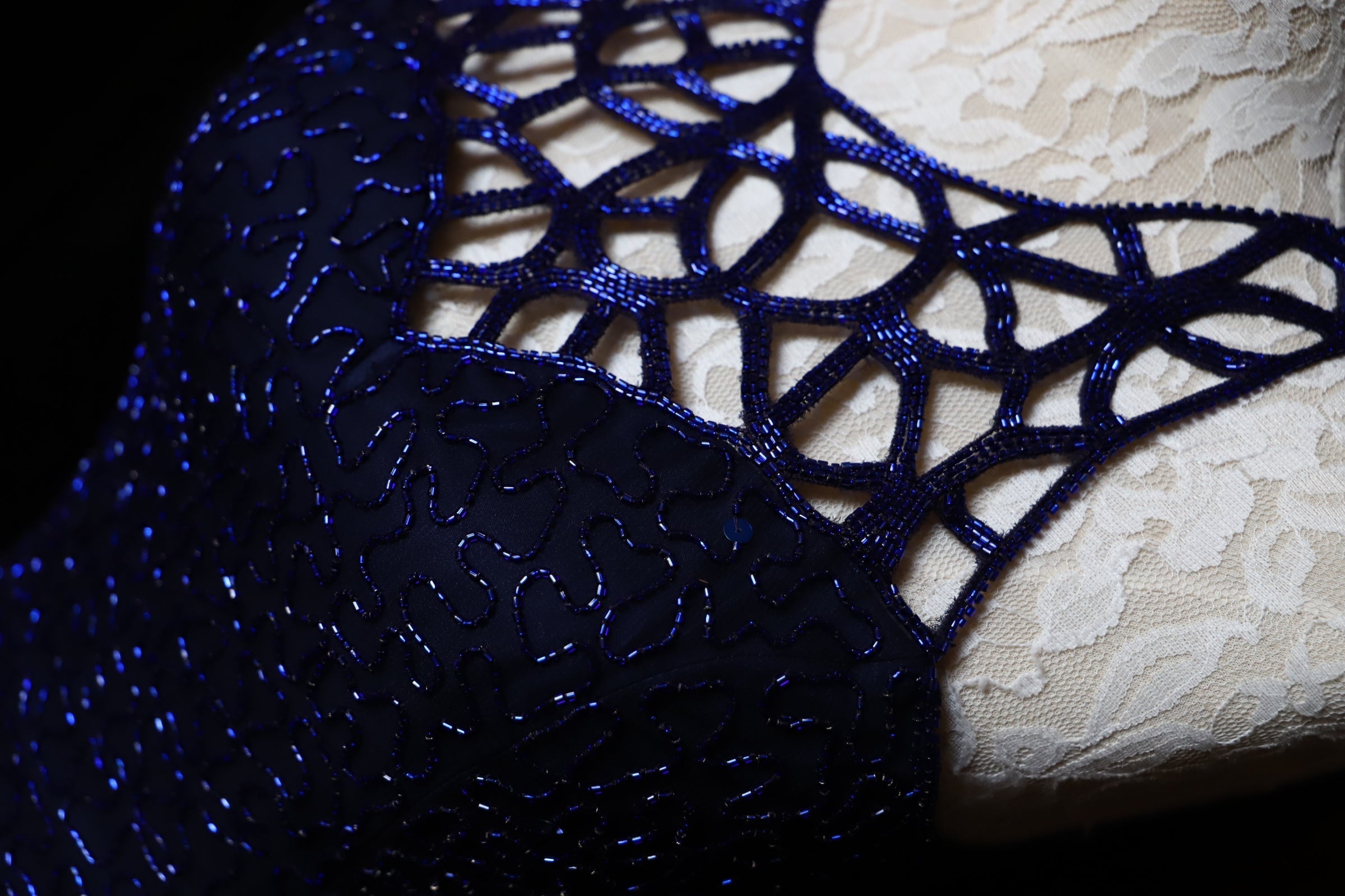Elegant Navy Blue Sleeveless Cutout Halter Mermaid Bead Embroidered Lace Prom Dresses Evening Dresses