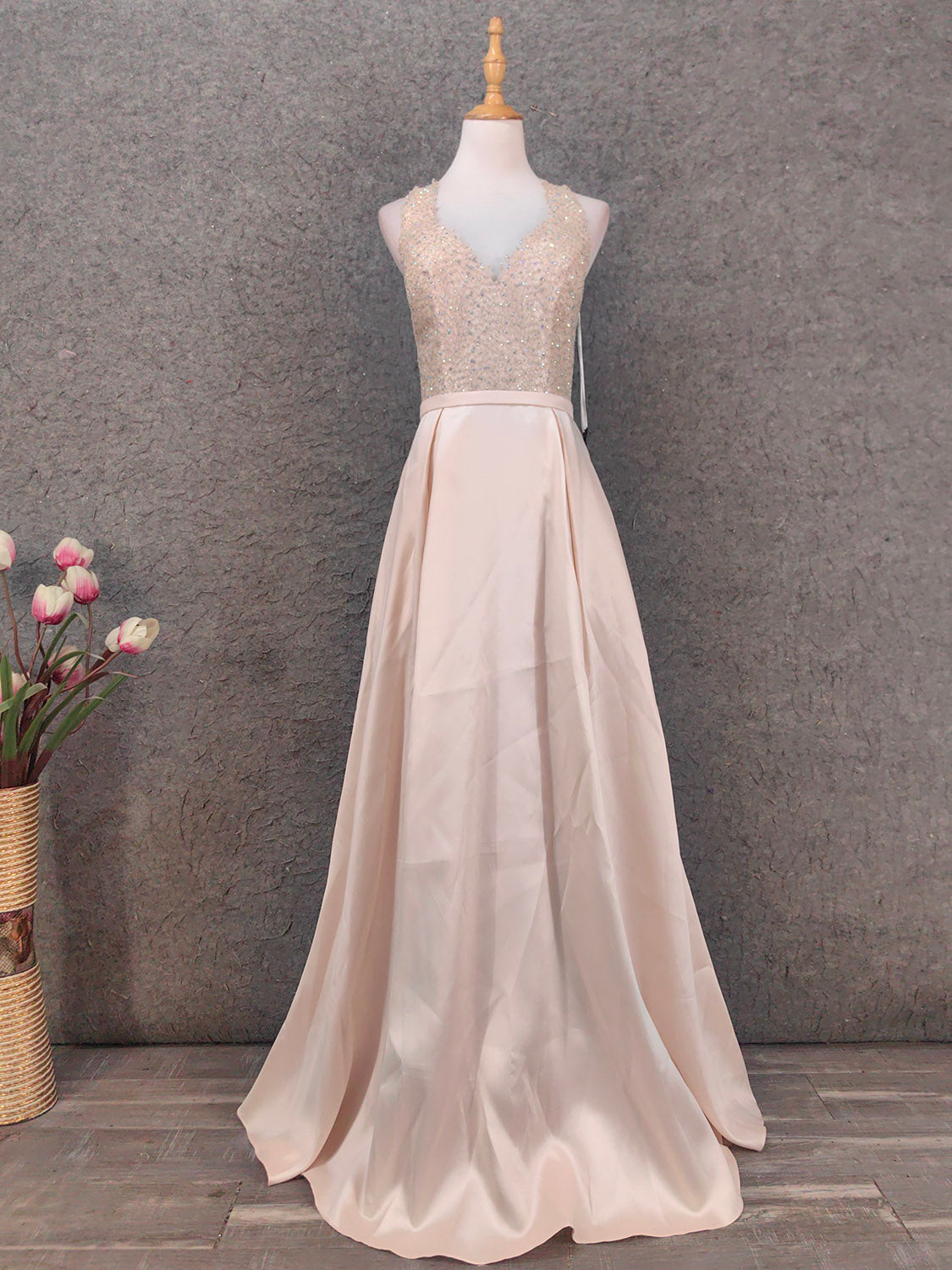 Elegant Pink Halter Neck V-Neck Rhinestone Lace Satin Long Prom Dresses Evening Dresses Main image