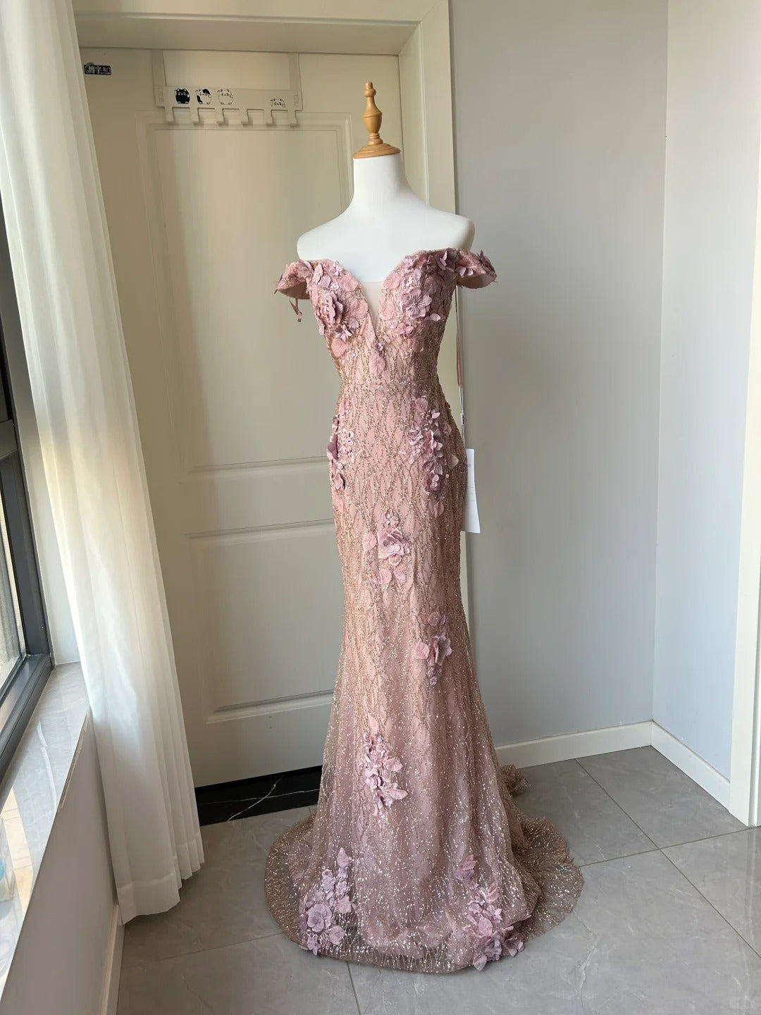 Elegant Pink Mermaid Off-Shoulder 3D Floral Sequined Prom Dresses Evening Dresses Main image