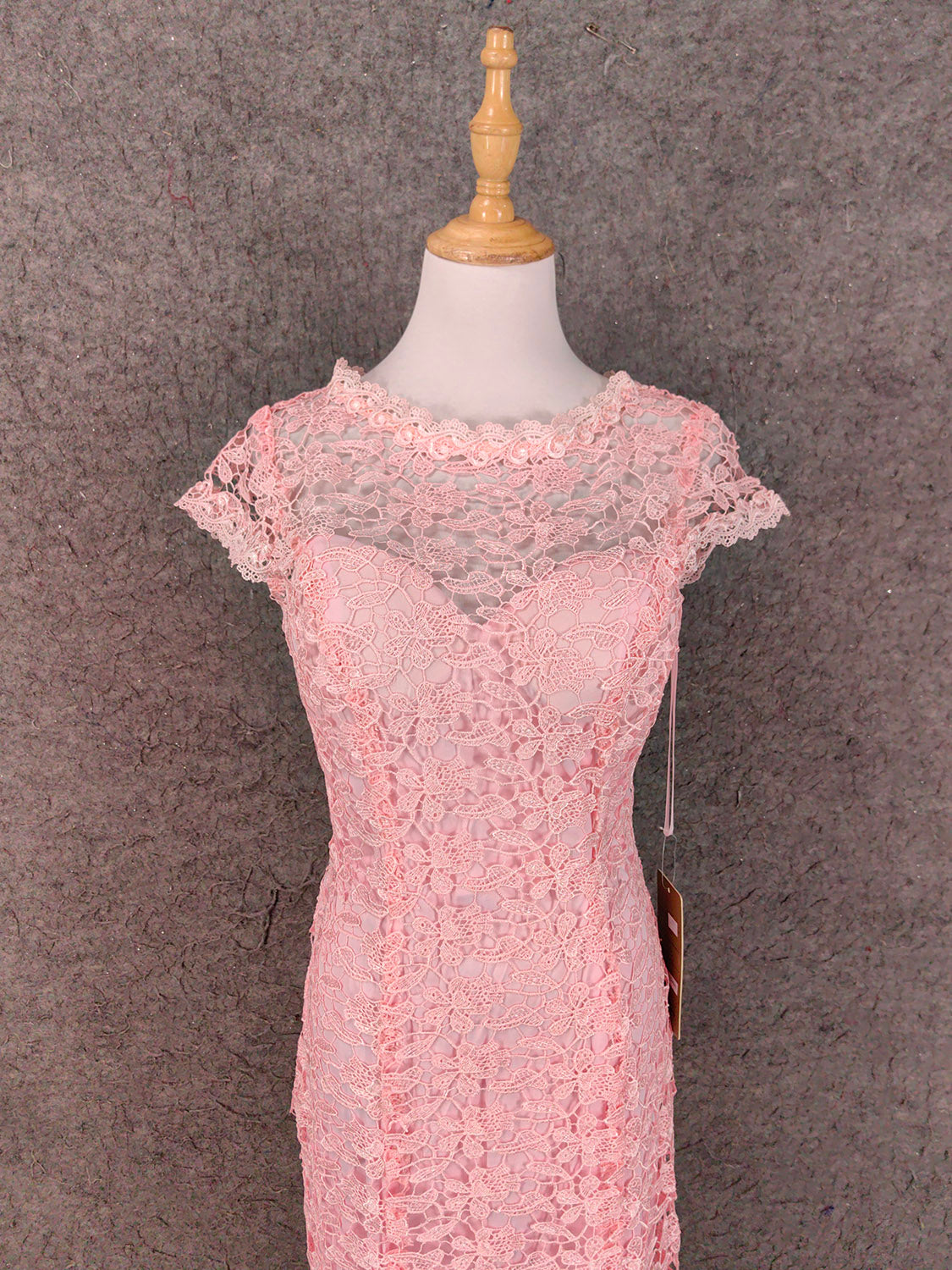 Elegant Pink Mermaid Short Sleeve Crew Neck Cutout Lace Long Prom Dresses Evening Dresses Secondary image