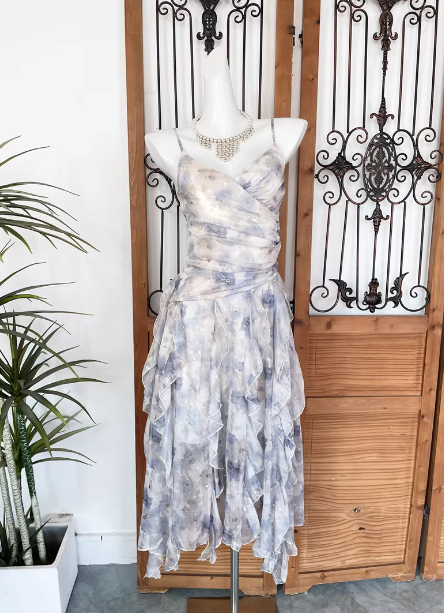 Elegant Printed Spaghetti Strap V-Neck Ruffled Layered Tulle Prom Dresses