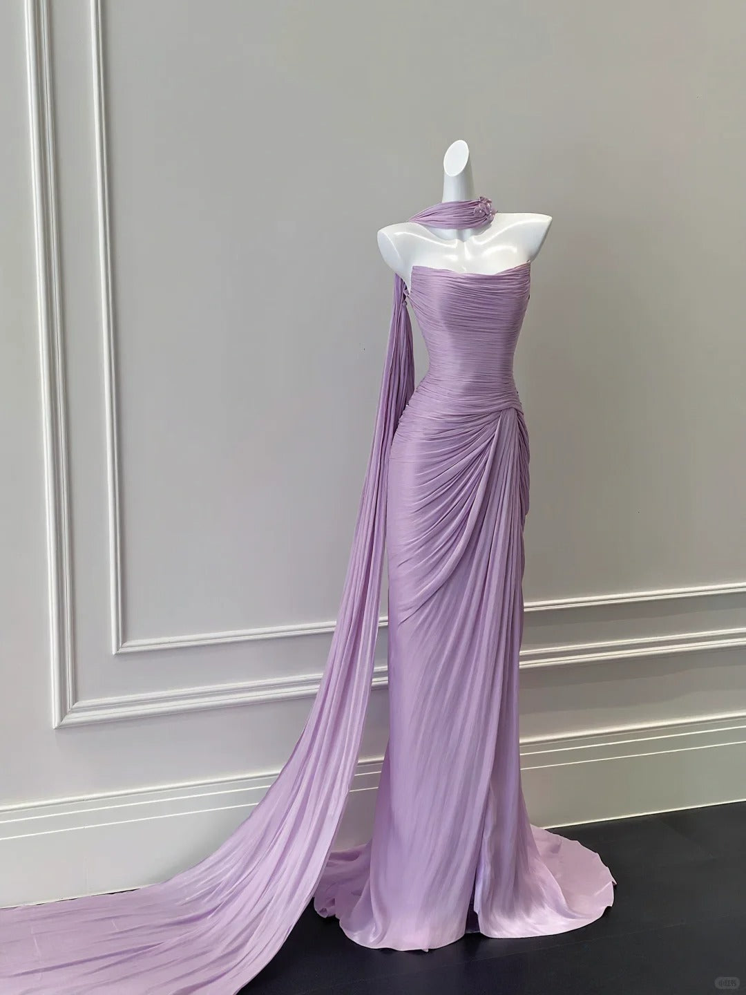 Elegant Purple Fitted Strapless Pleated Satin Long Prom Dresses Evening Dresses