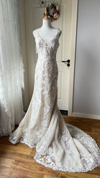 Elegant Retro Ivory Mermaid V-Neck Halter Lace Train Prom Dresses Wedding Dresses