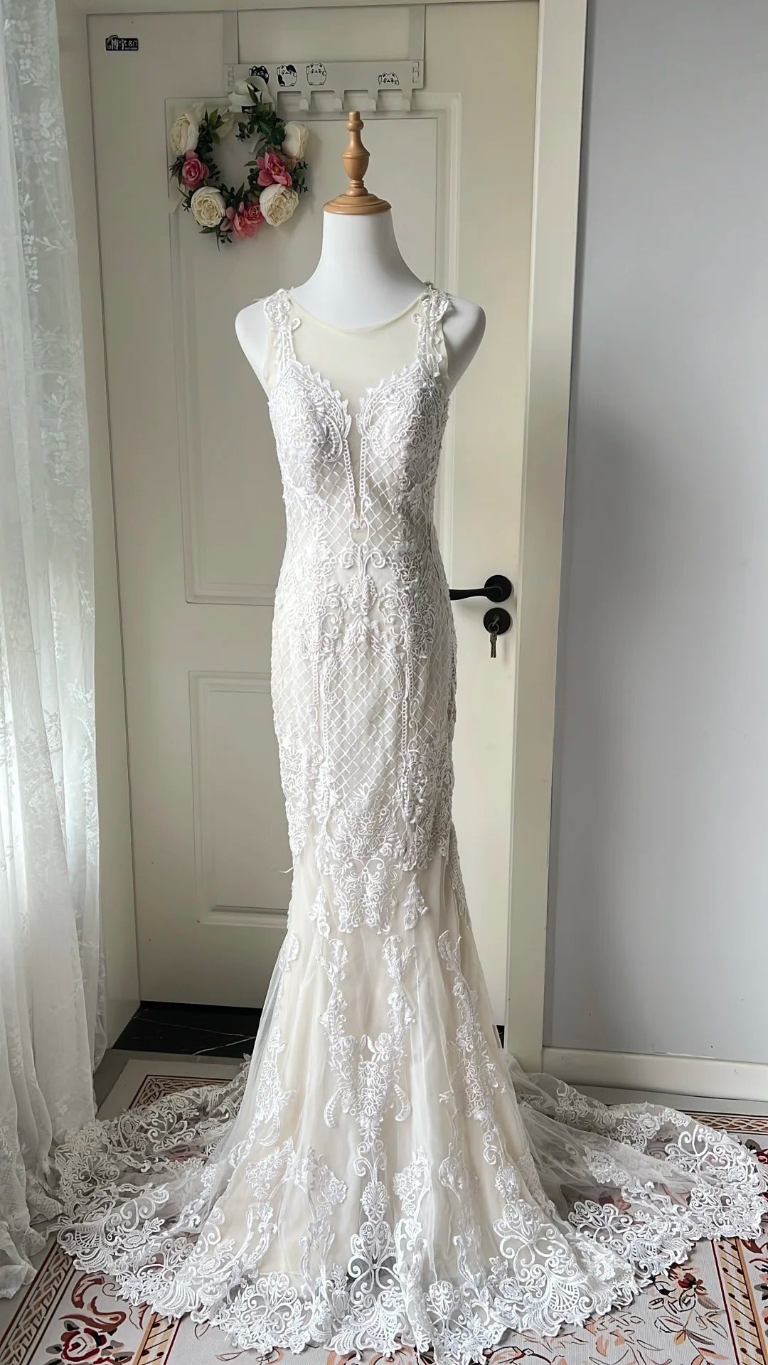 Elegant Retro White Mermaid Round Neck Lace Train Prom Dresses Evening Dresses Wedding Dresses