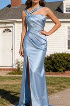 Elegant Sky Blue Sheath Pleated Satin Long Bridesmaid Dresses With Slit